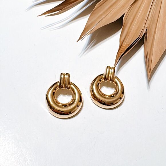 Gold geo hoop earrings M360 - Picture 3 of 5